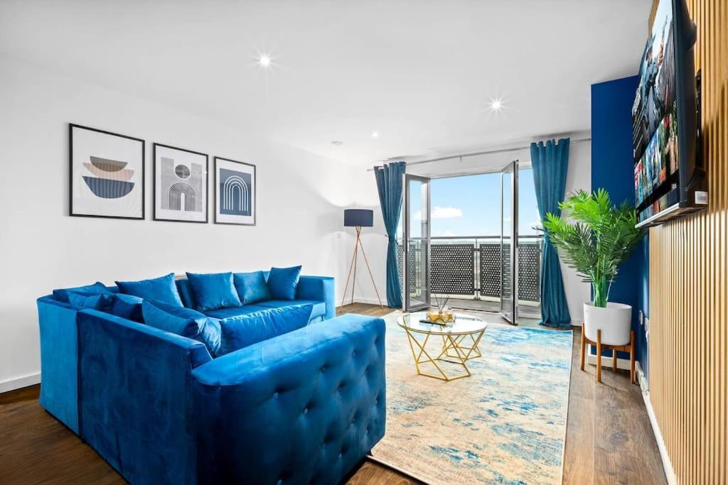 Top Floor City Centre Apartment - Sleeps 7 - 4 Beds - With Balcony And Parking - Smart Tv'S On Each Bedroom Wall - 5 Mins From Bullring, Selfridges, Moor Street Station - By Zena Stays Birmingham Zewnętrze zdjęcie
